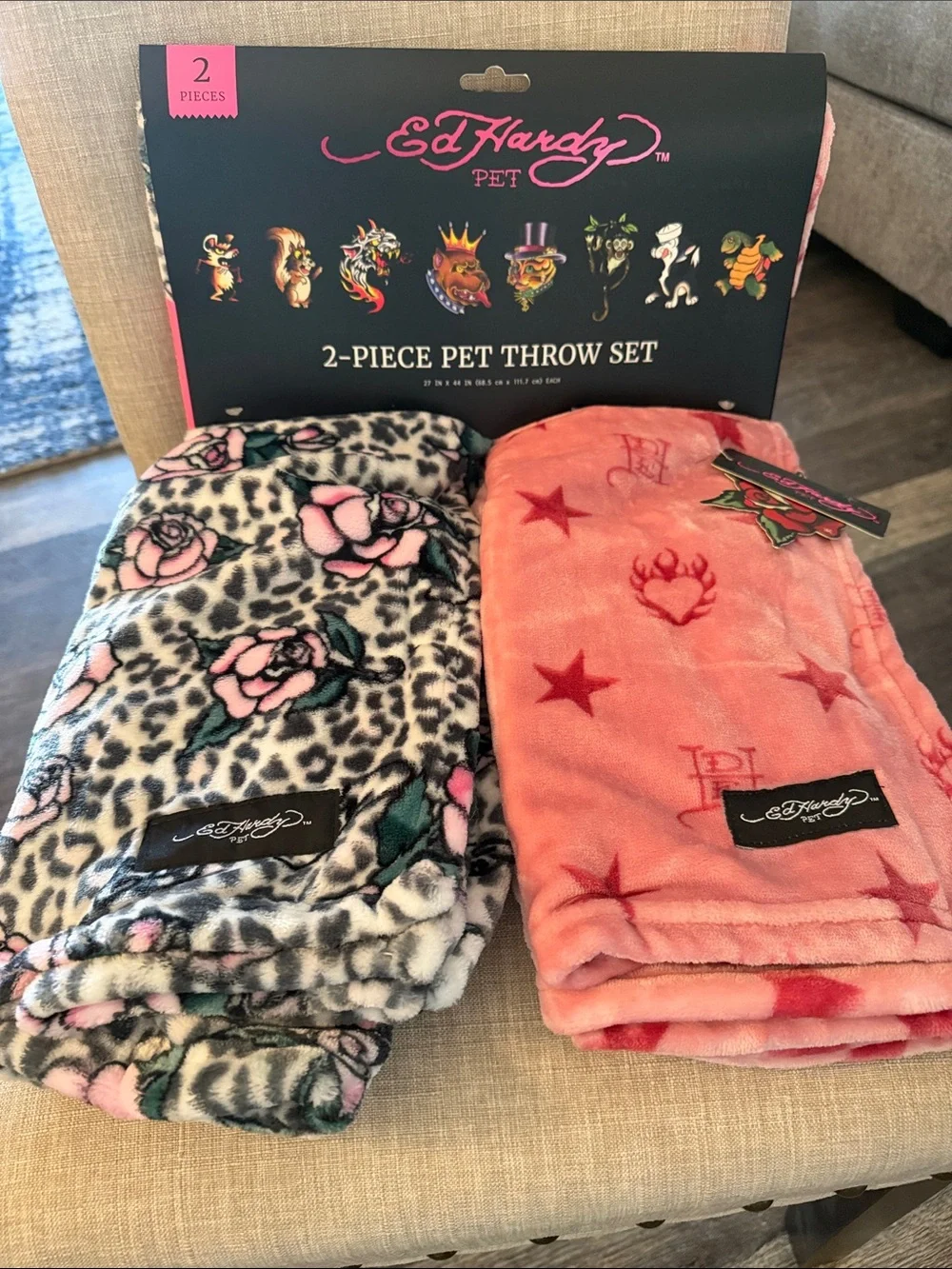 NWT Ed Hardy 2 piece pet throw set
